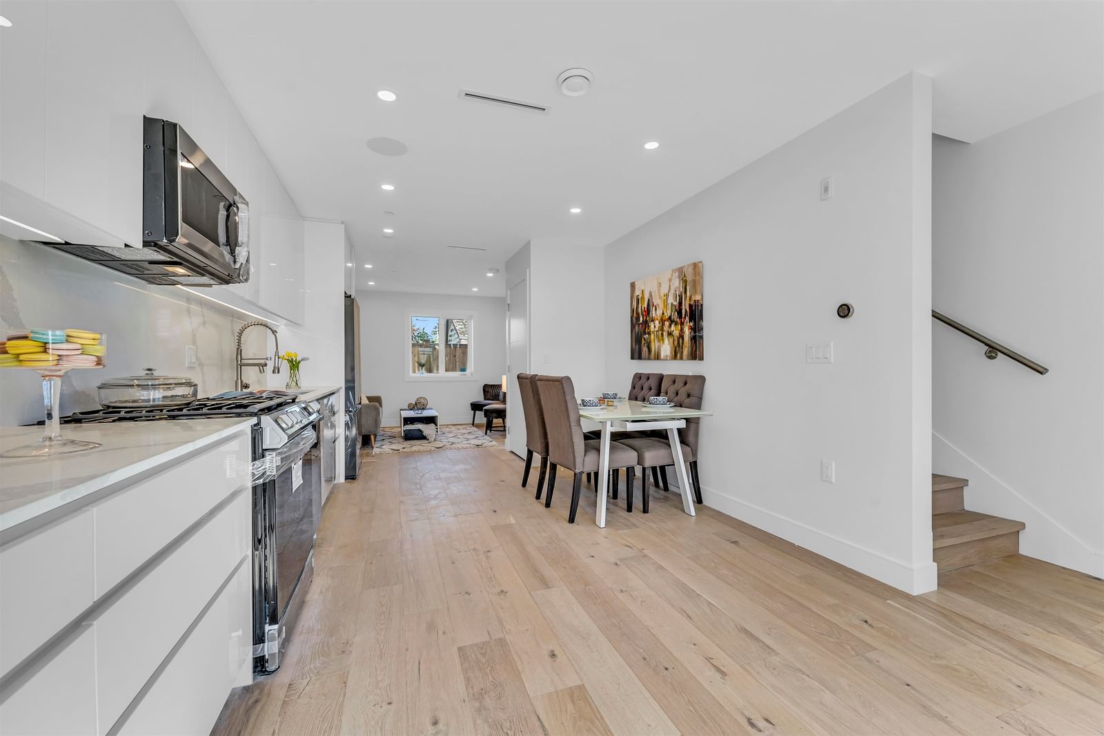Listing Image 13