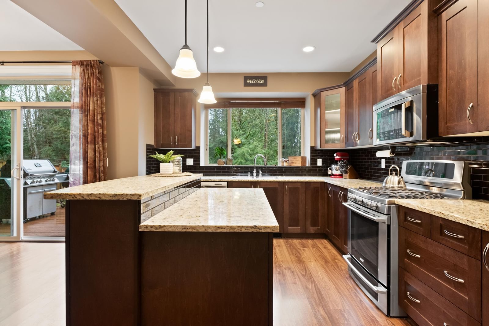 Listing Image 12