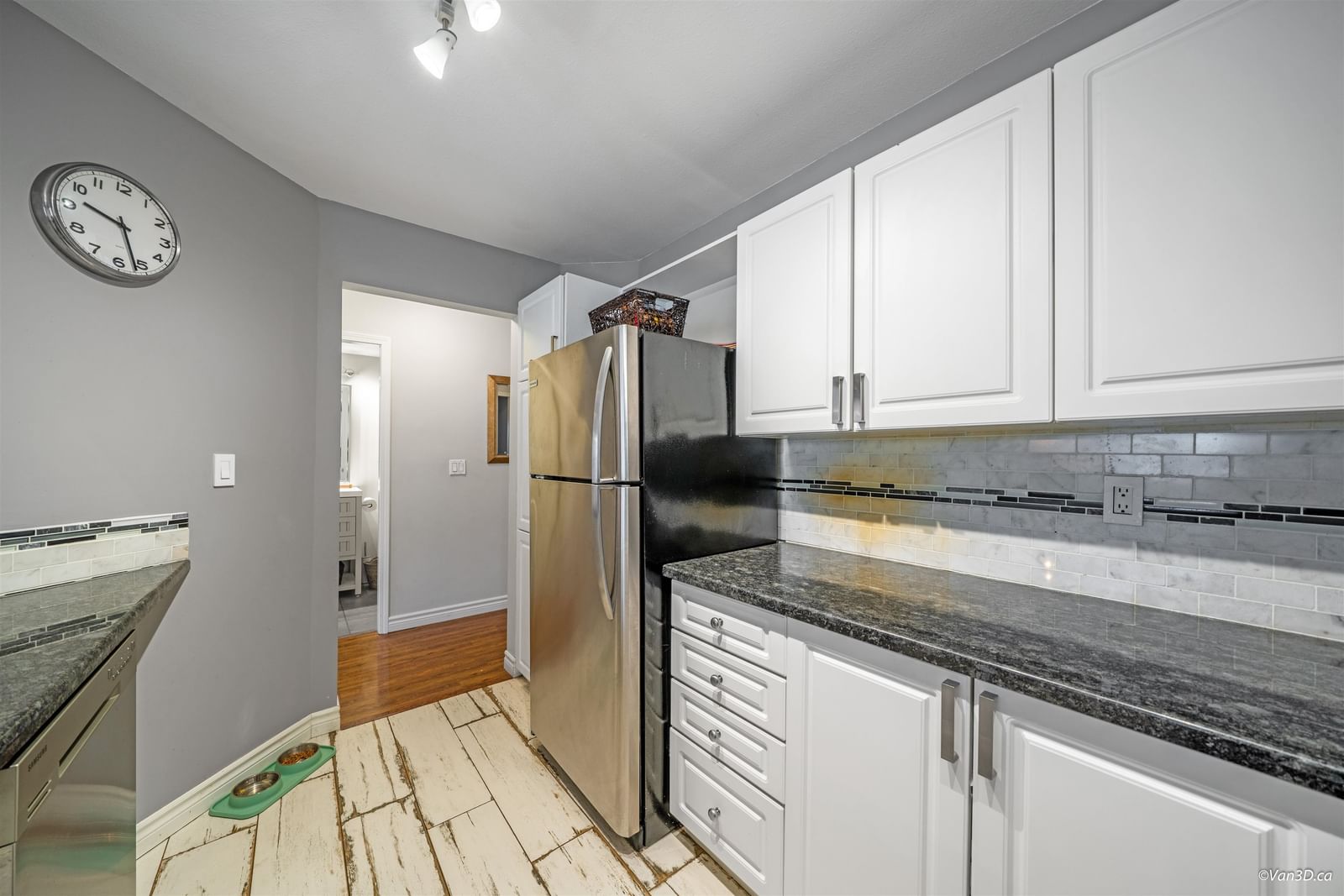 Listing Image 13