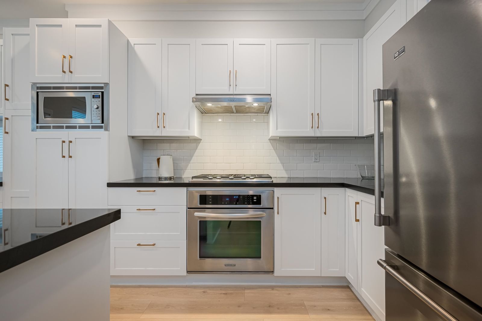 Listing Image 13