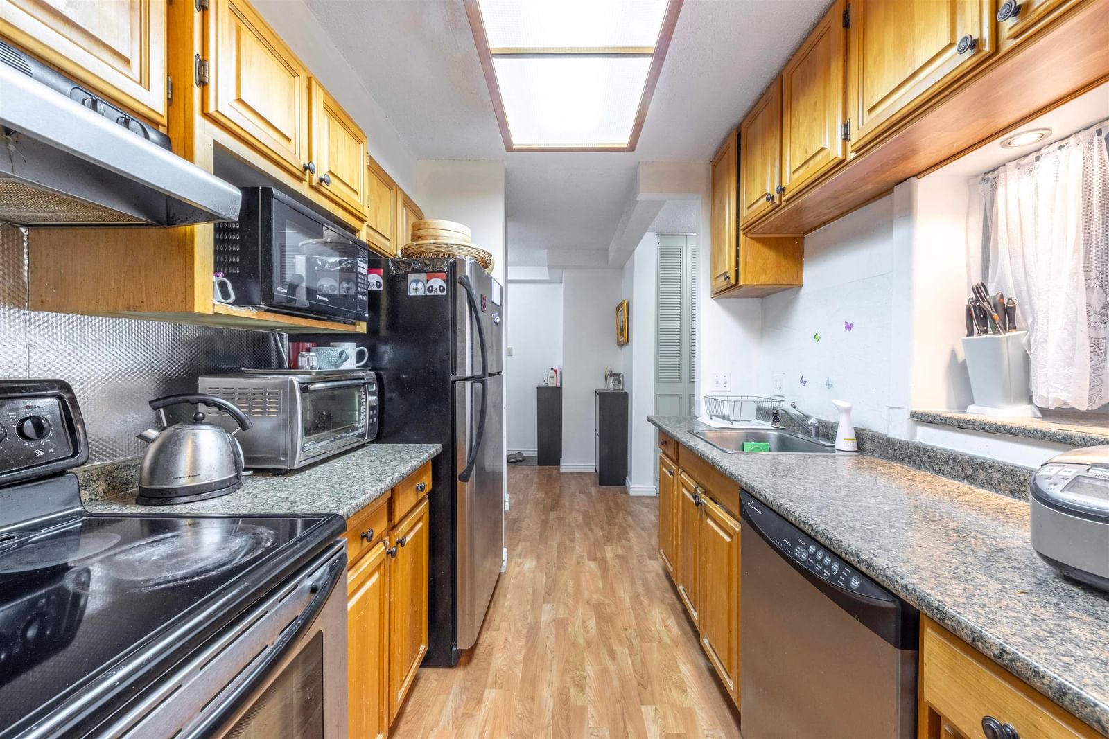 Listing Image 12