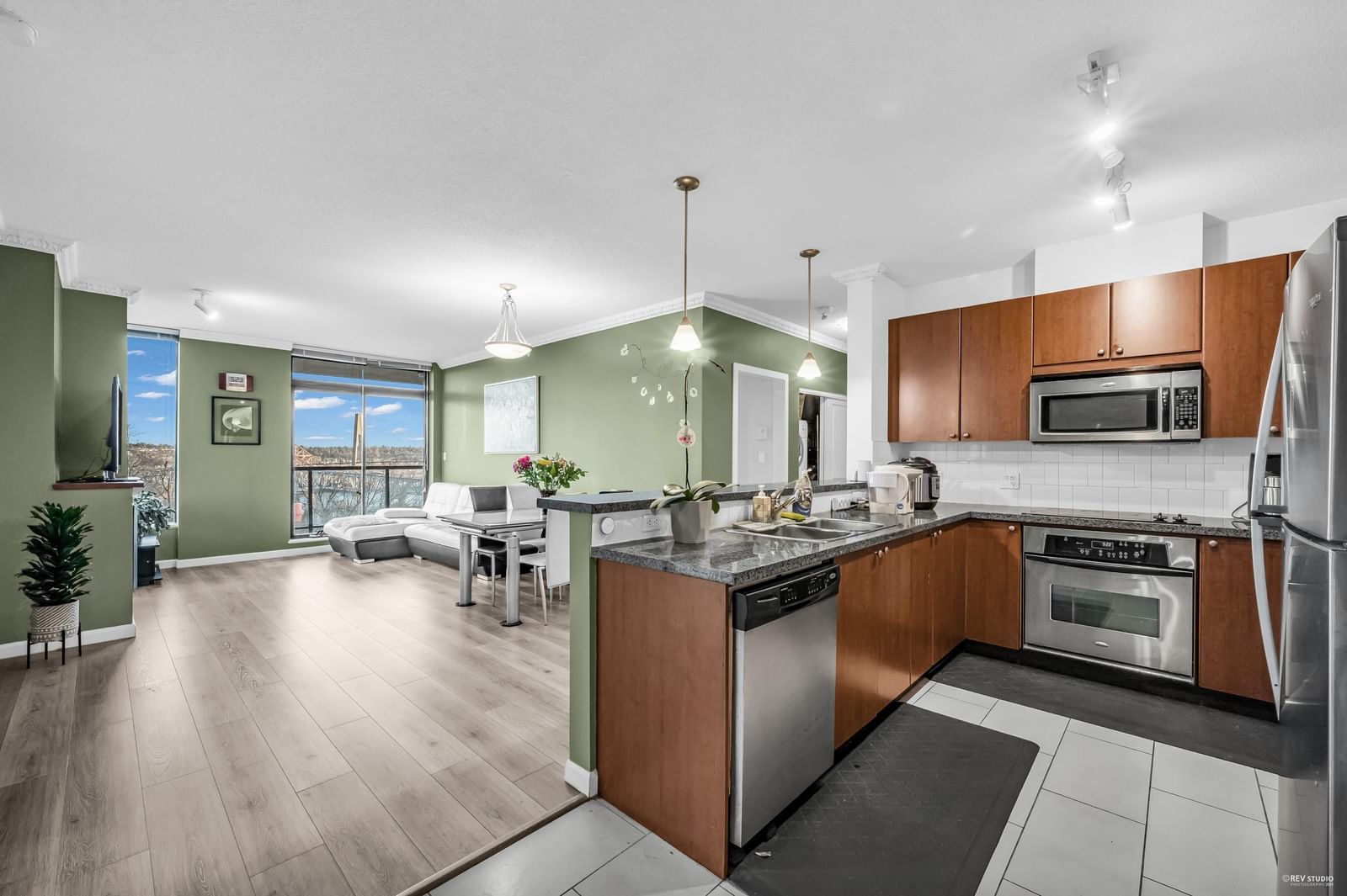 Listing Image 11