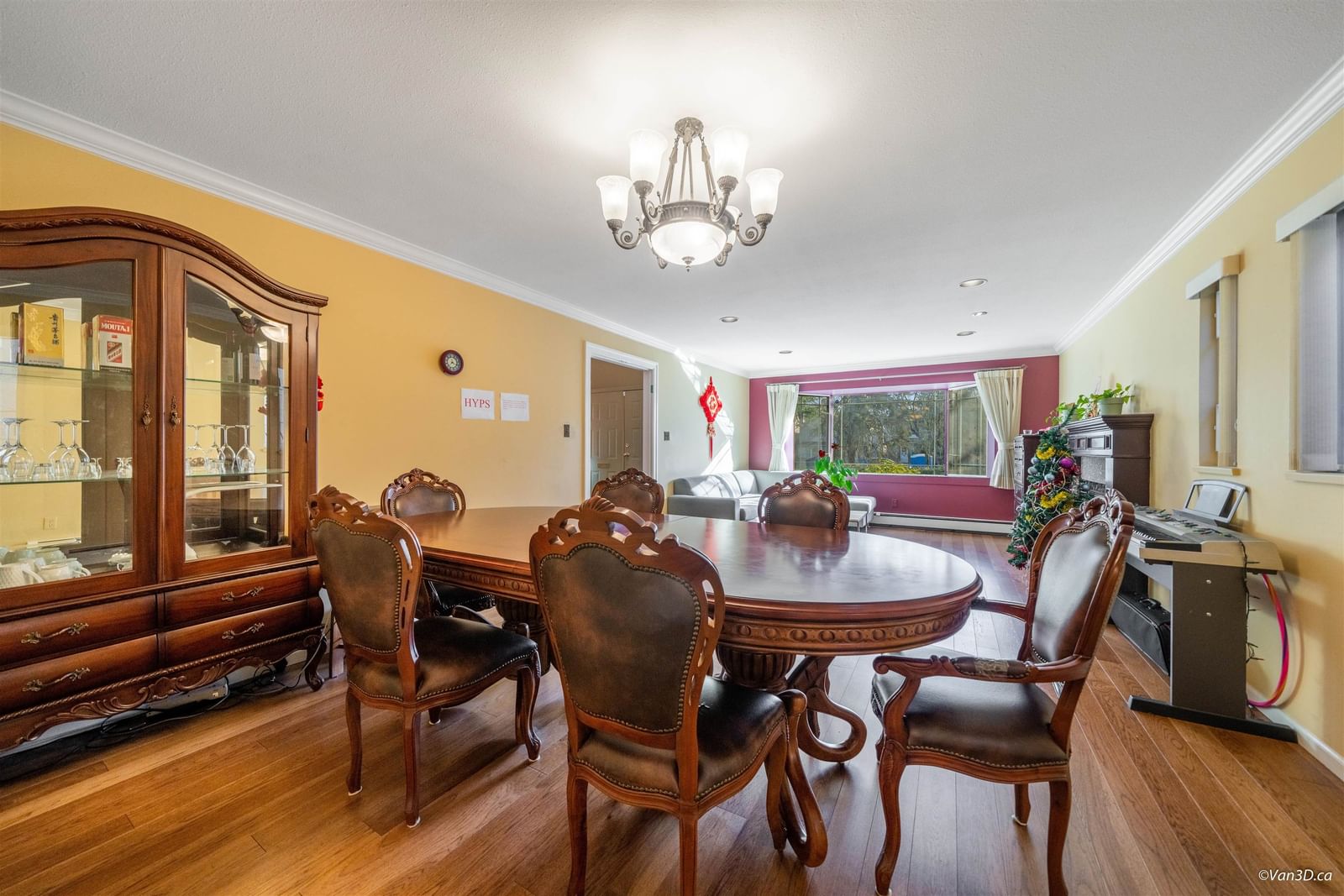 Listing Image 11