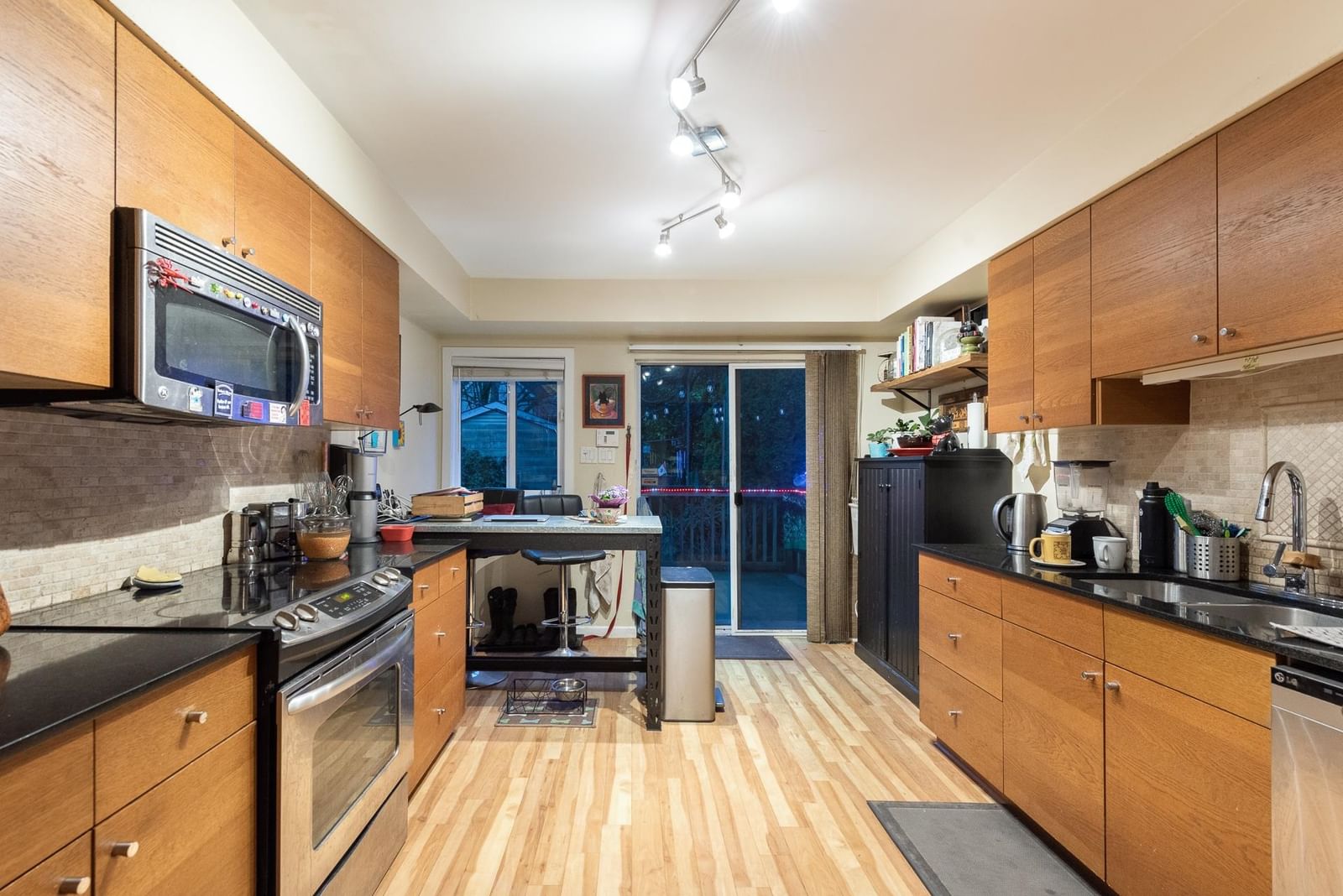 Listing Image 10