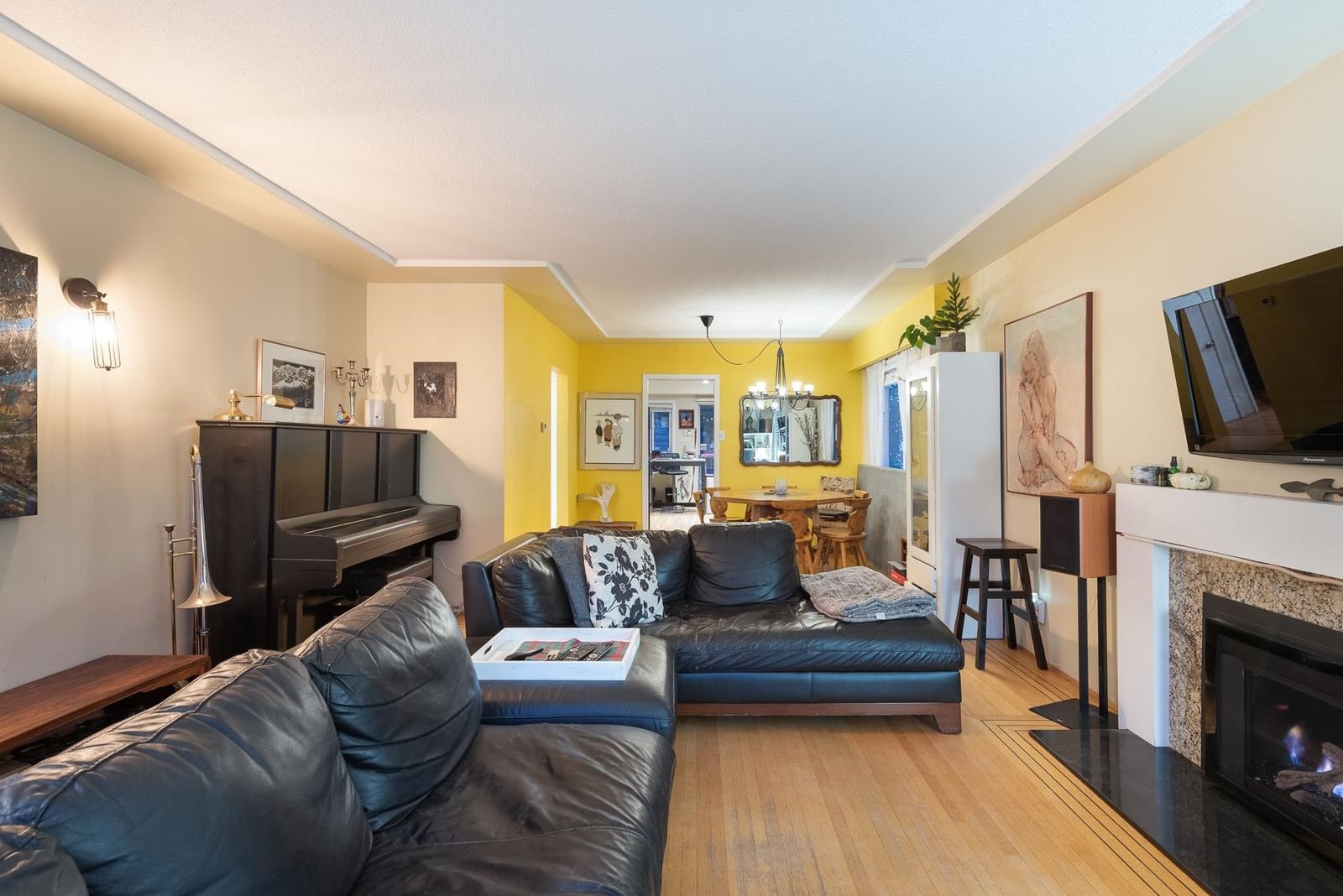 Listing Image 19