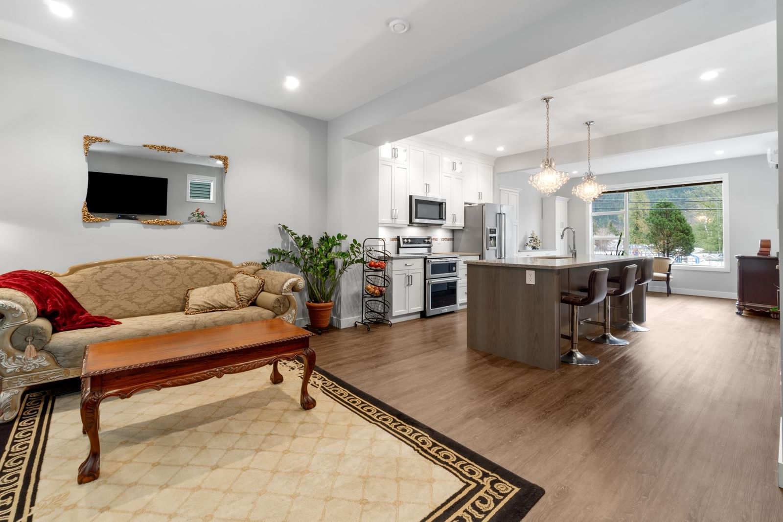 Listing Image 11