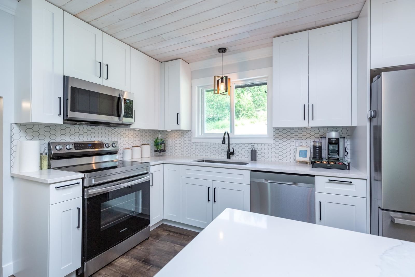 Listing Image 15