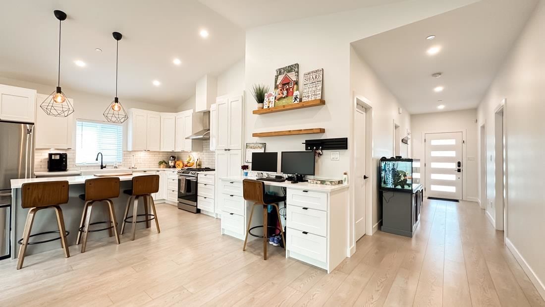 Listing Image 19