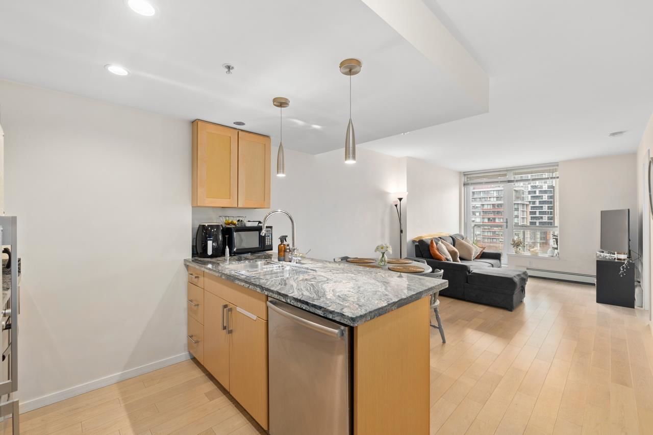 Listing Image 11