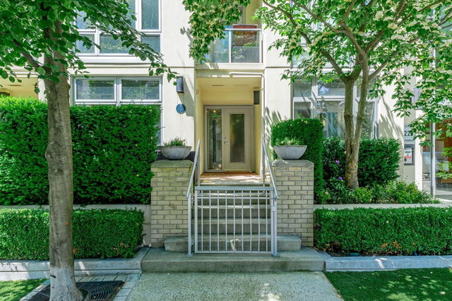 1227 Richards Street