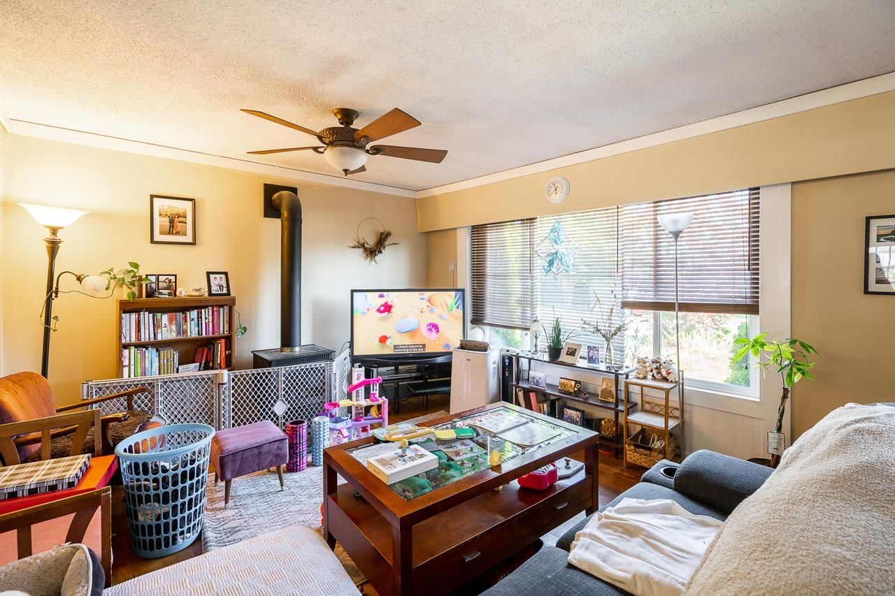 Listing Image 5