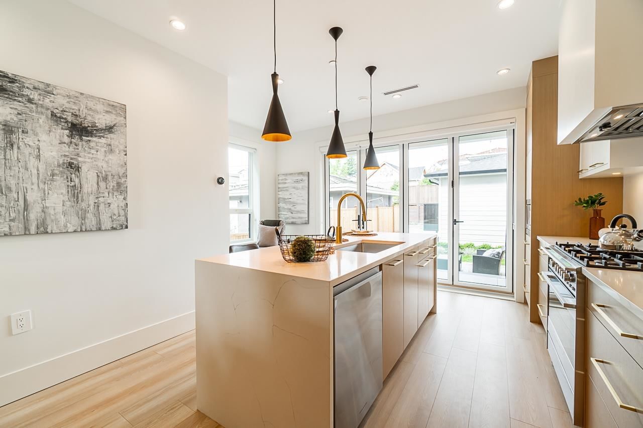 Listing Image 9
