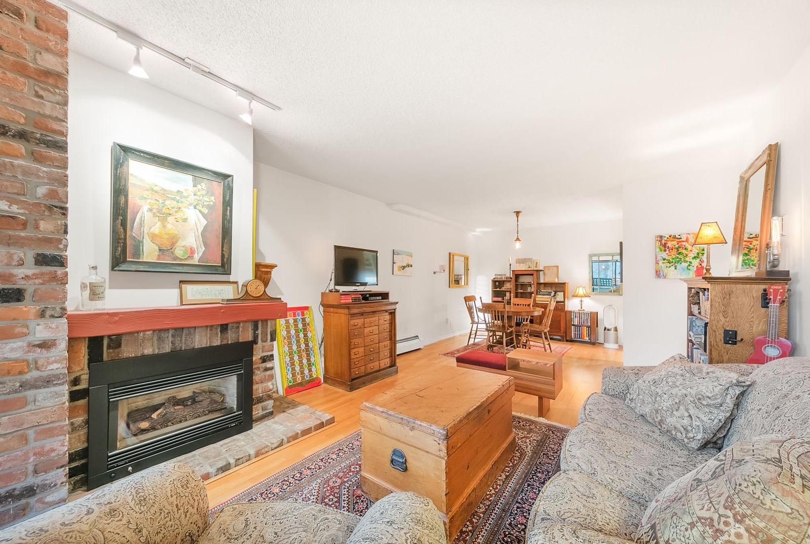 Listing Image 18