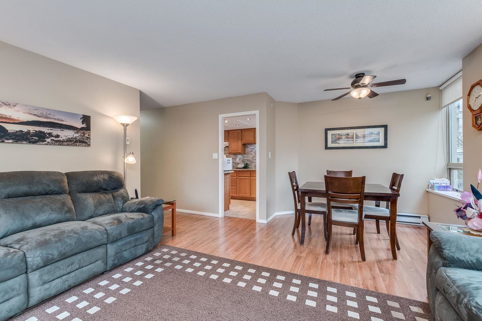 Listing Image 9