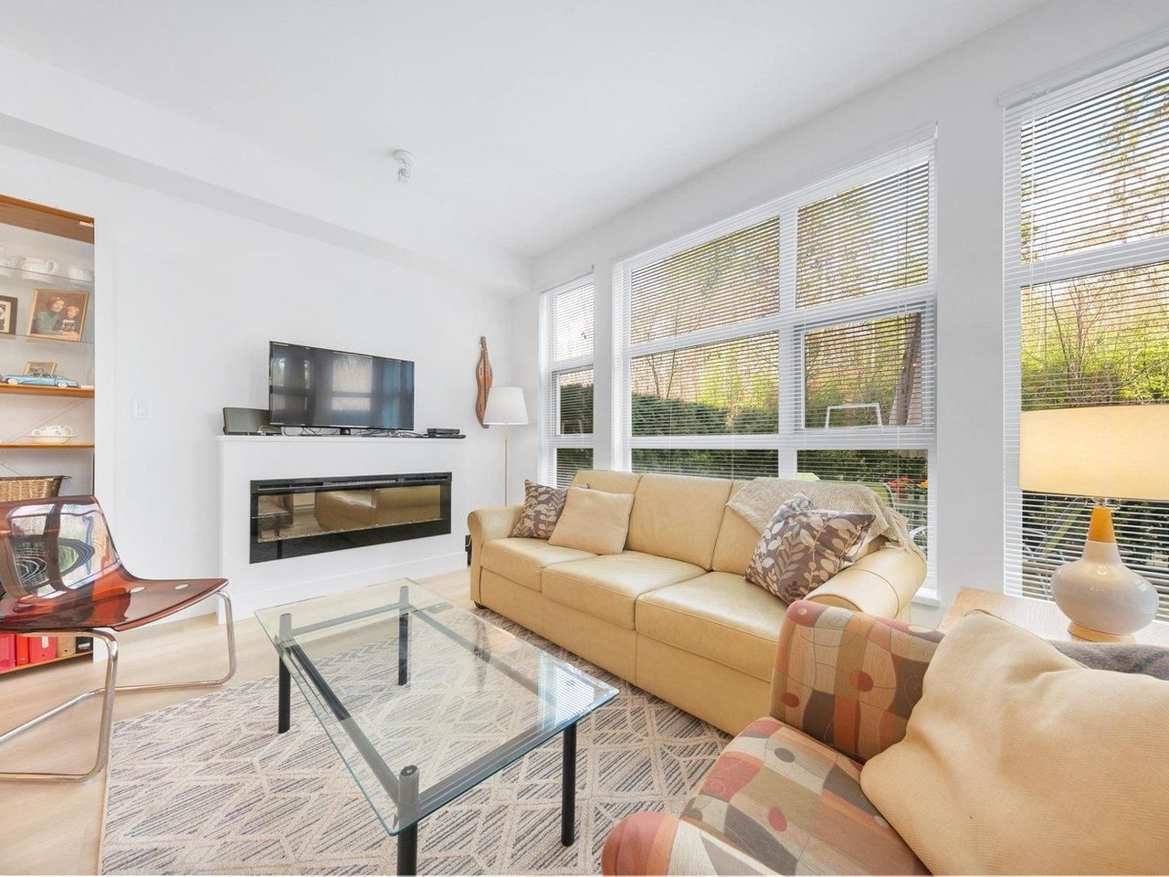Listing Image 9
