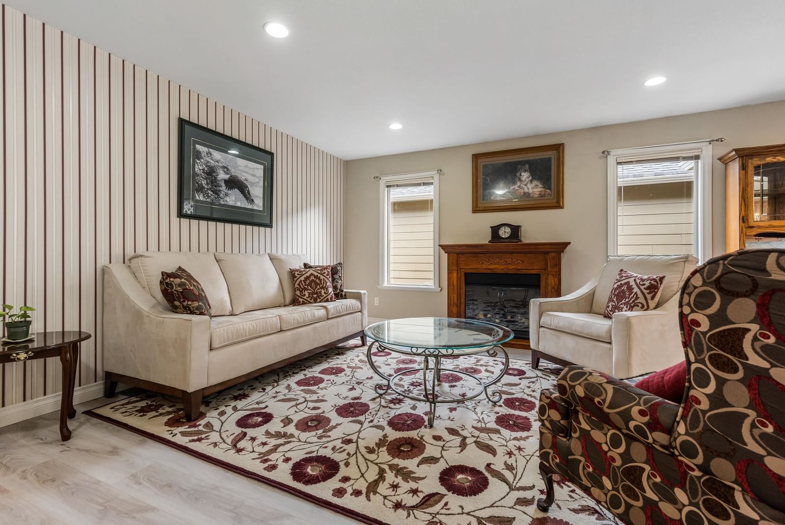 Listing Image 6
