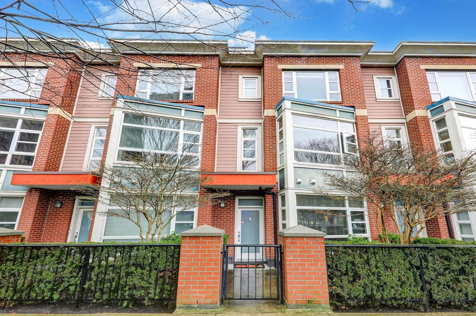 Listing Image 1