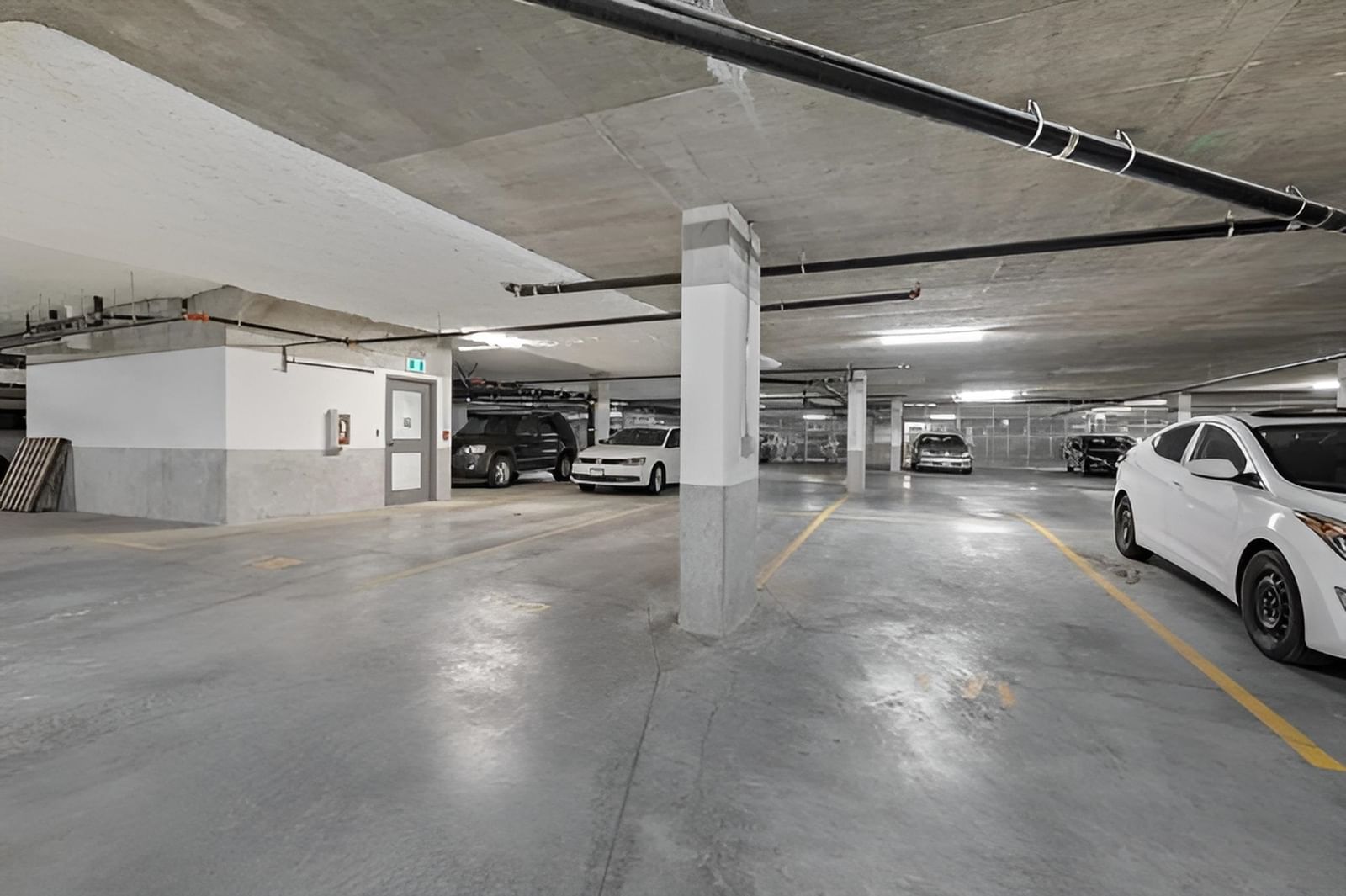 Listing Image 16