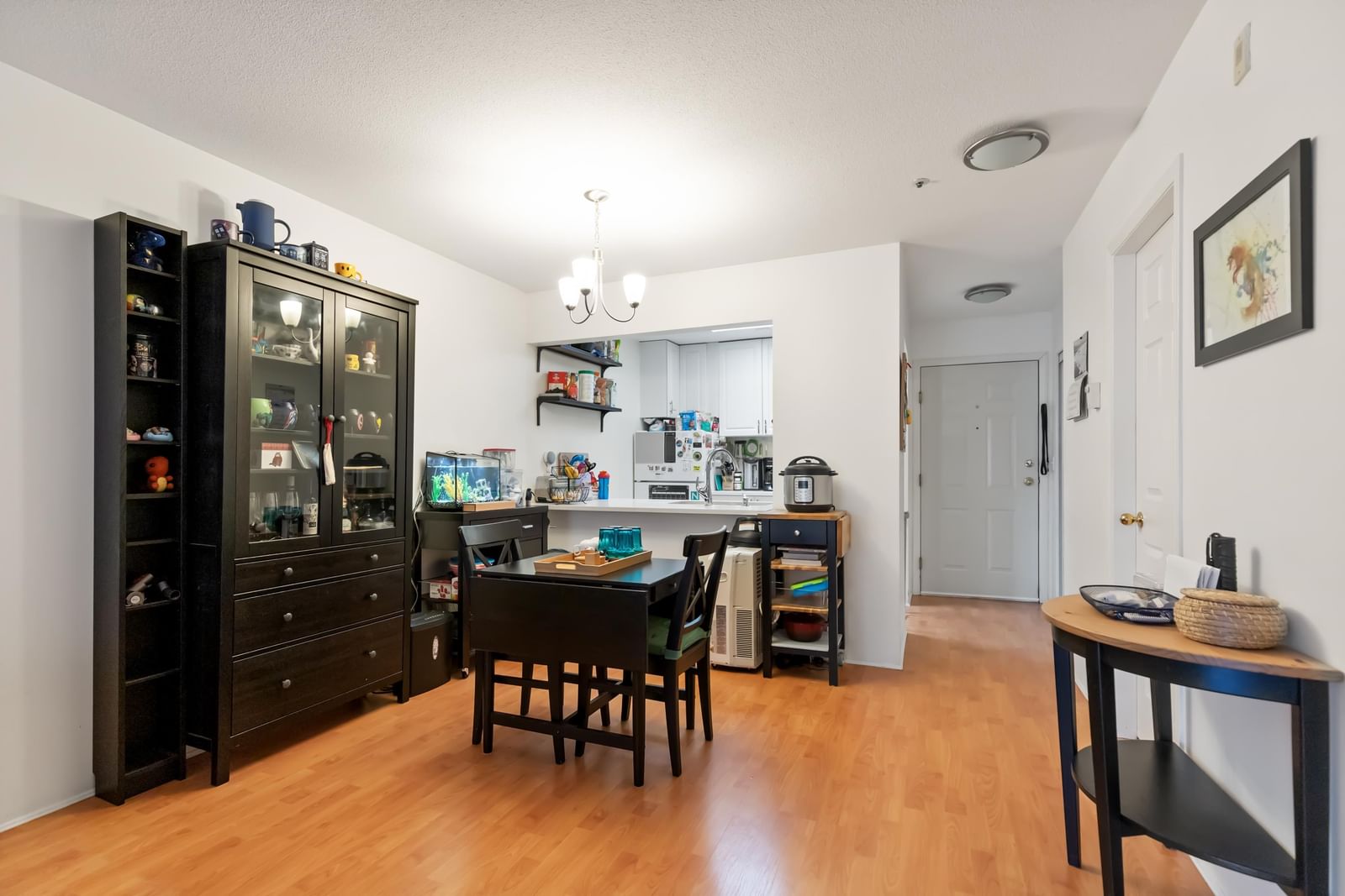 Listing Image 17