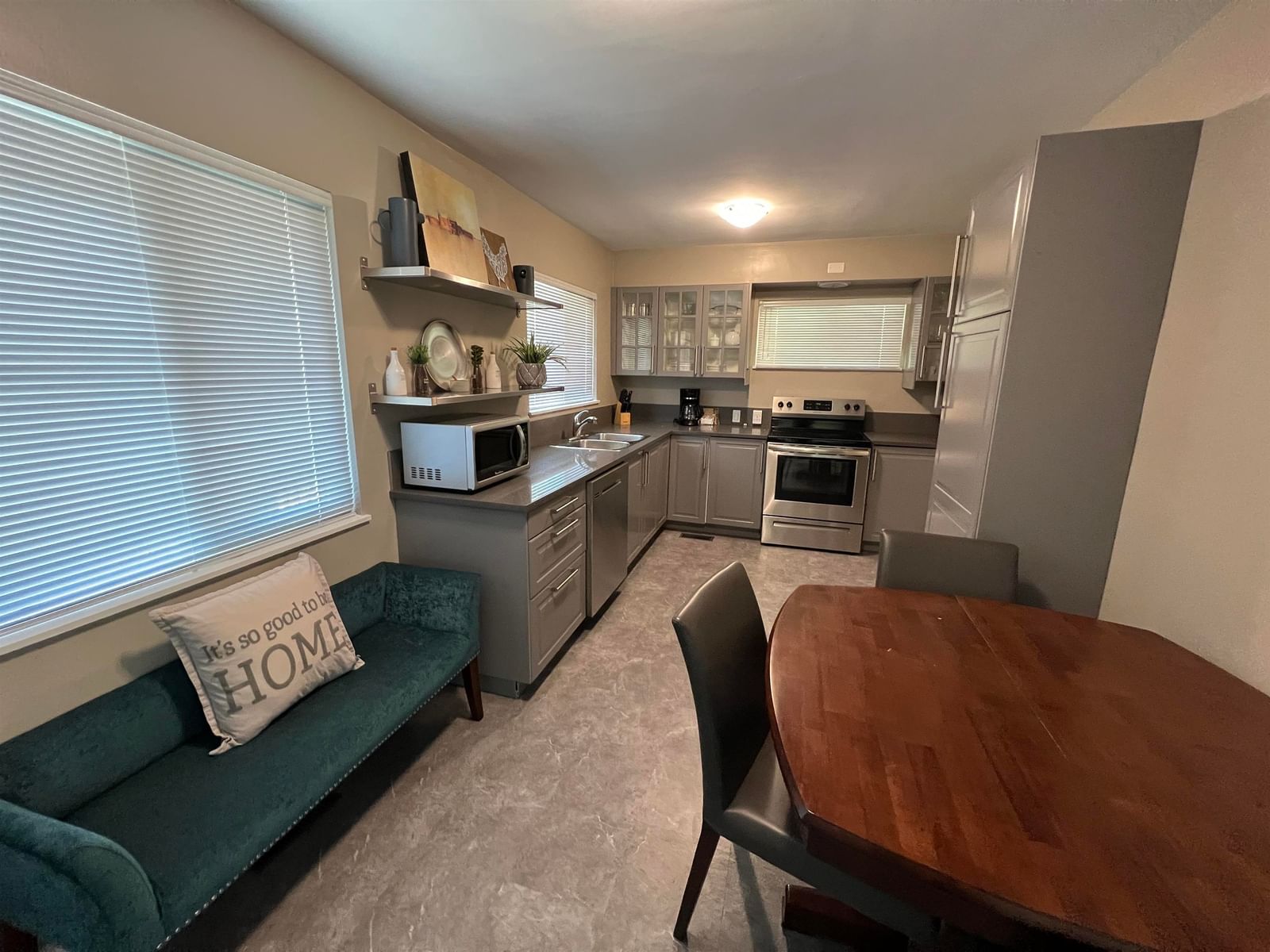 Listing Image 8