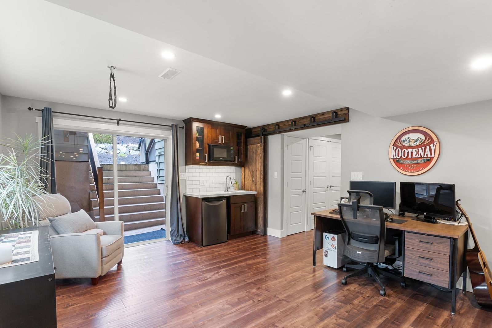 Listing Image 22