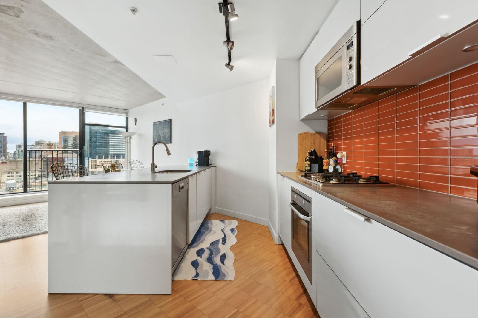 Listing Image 13