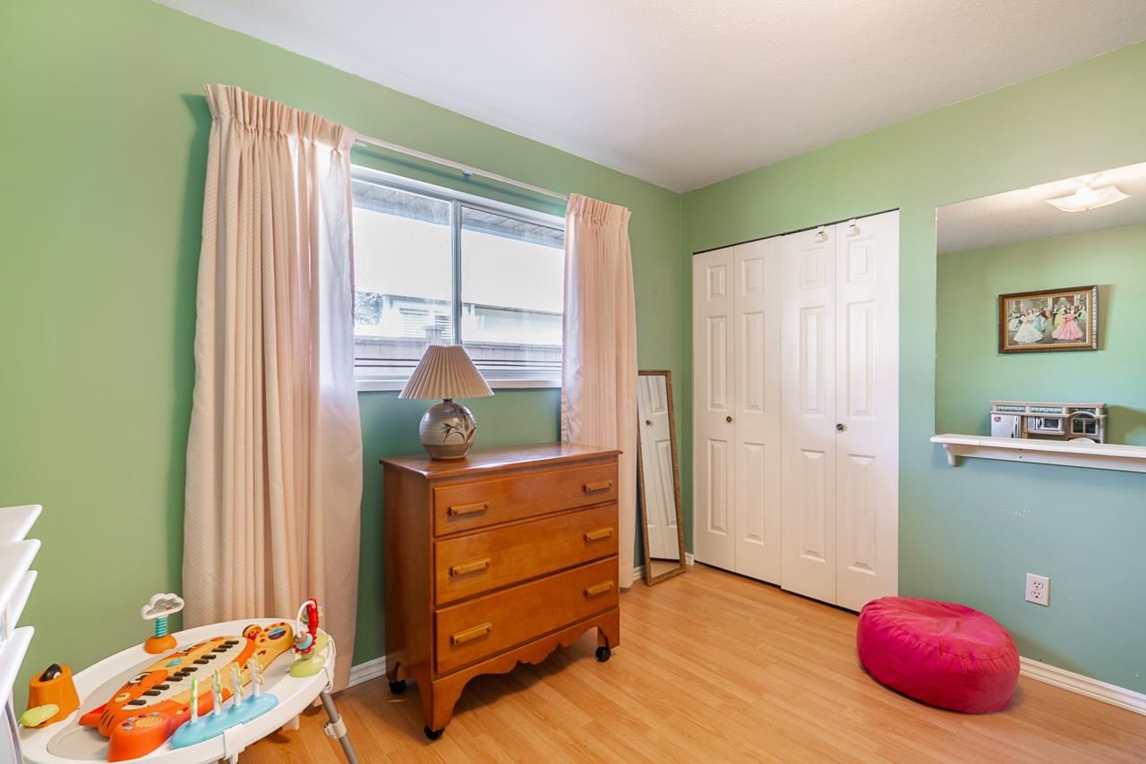 Listing Image 14