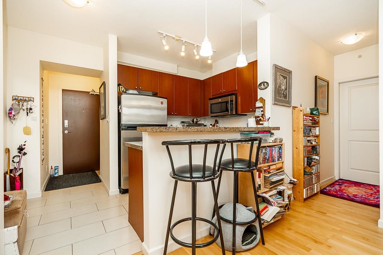 Listing Image 8