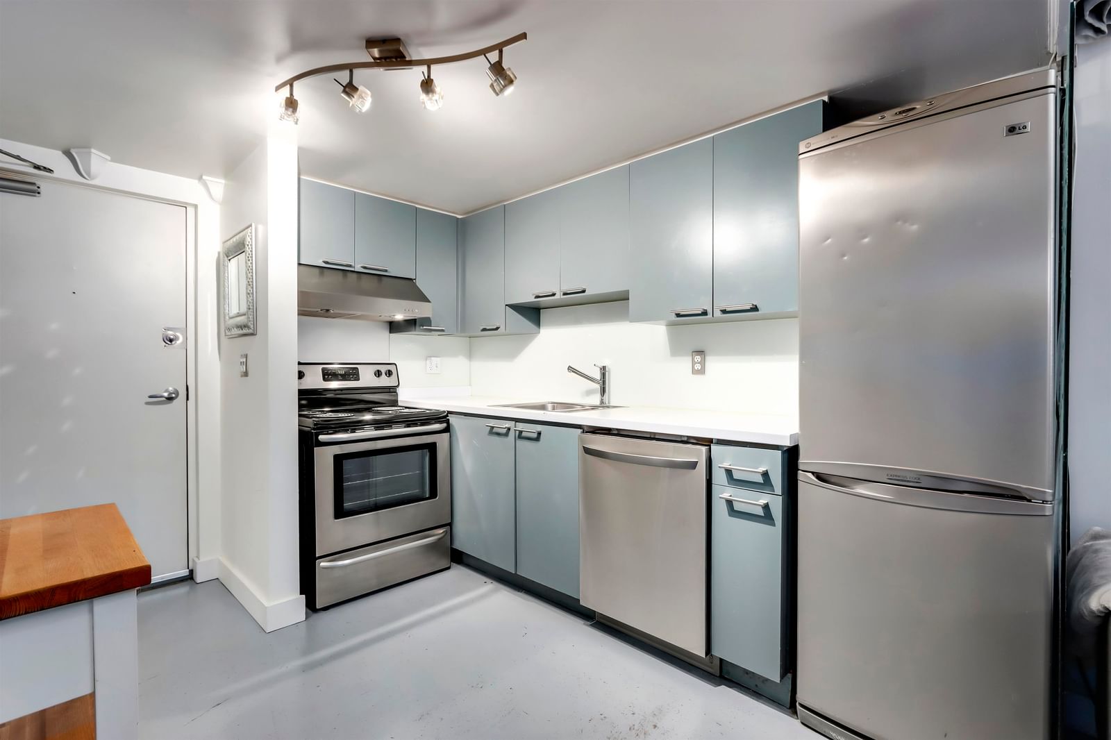Listing Image 18