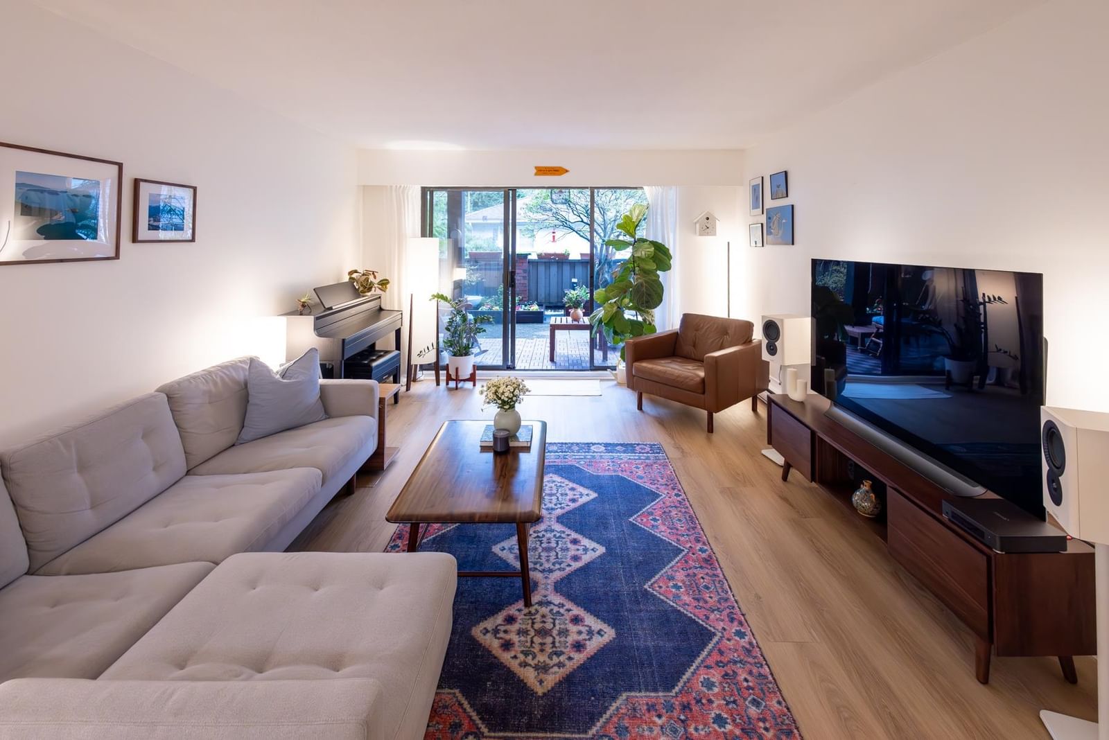 Listing Image 10