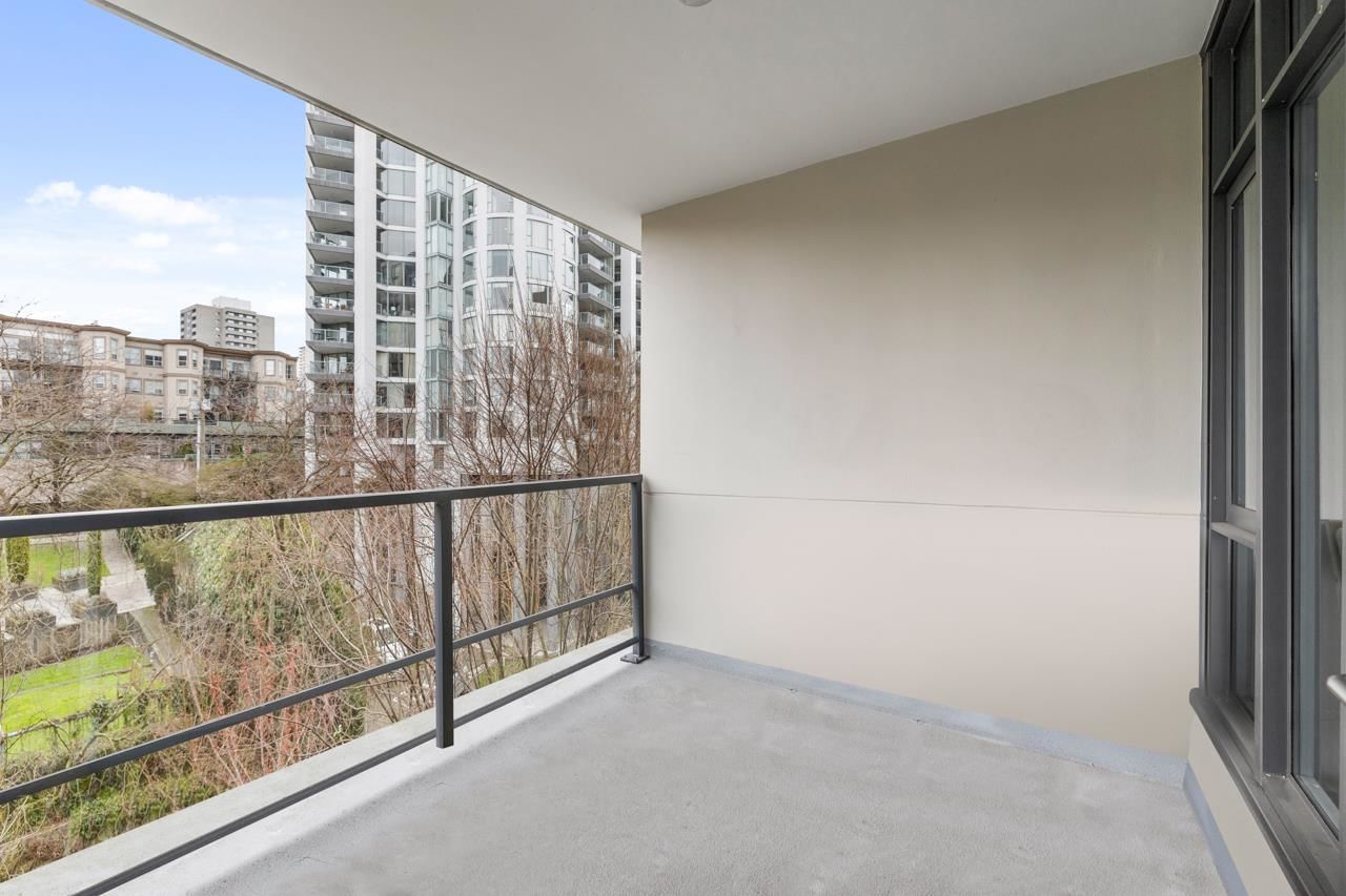 Listing Image 16