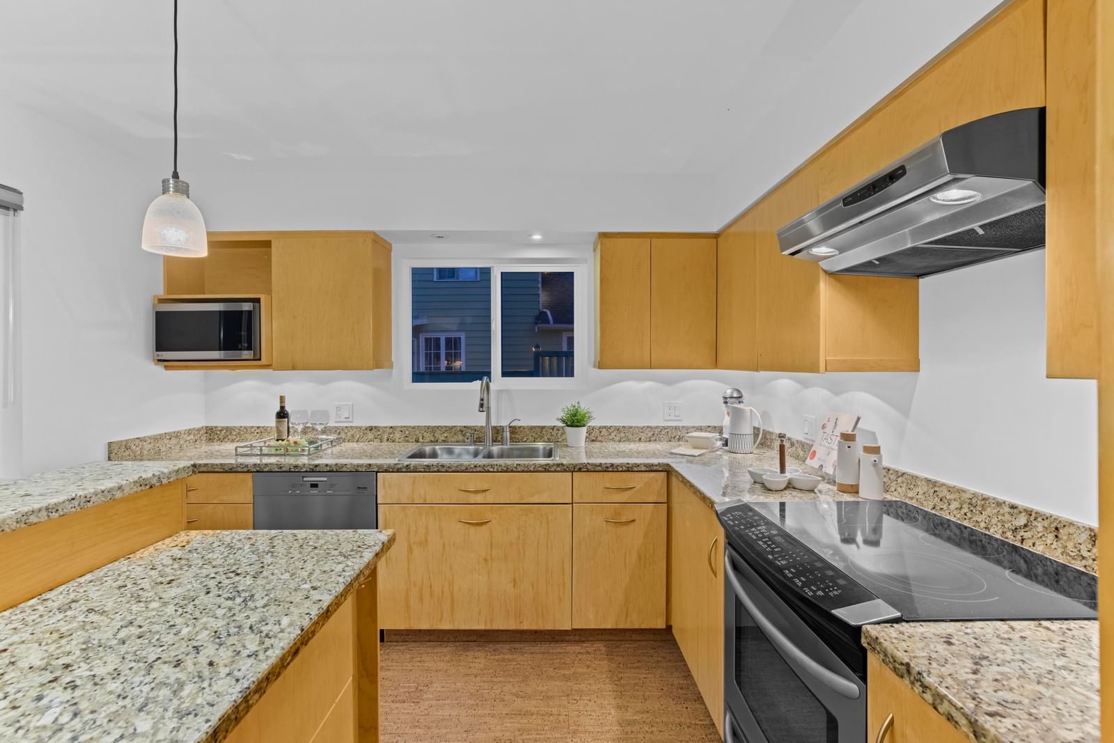 Listing Image 9