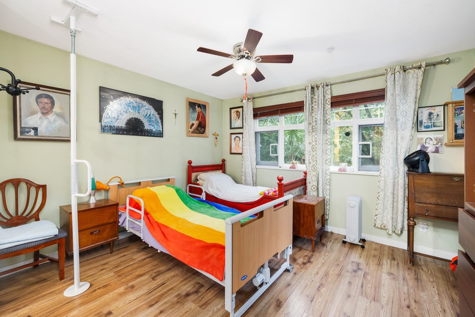 Listing Image 11