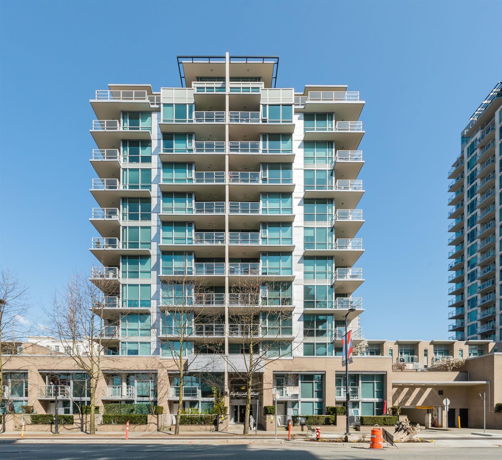 Listing Image 19