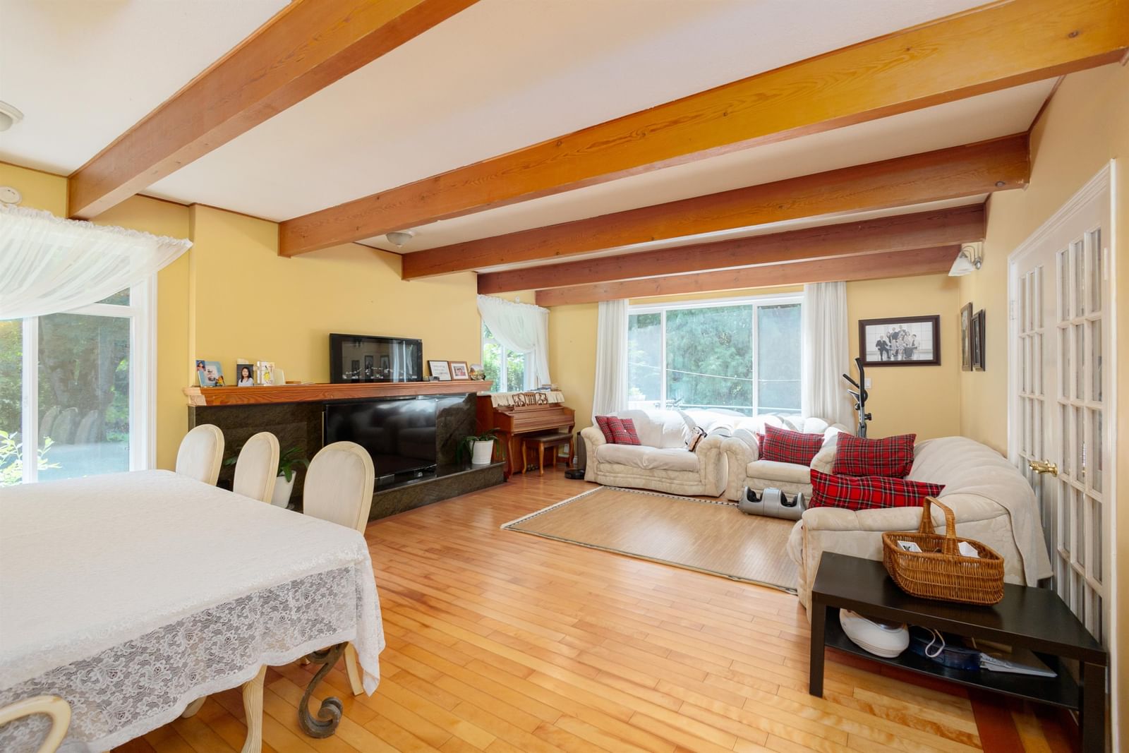 Listing Image 6