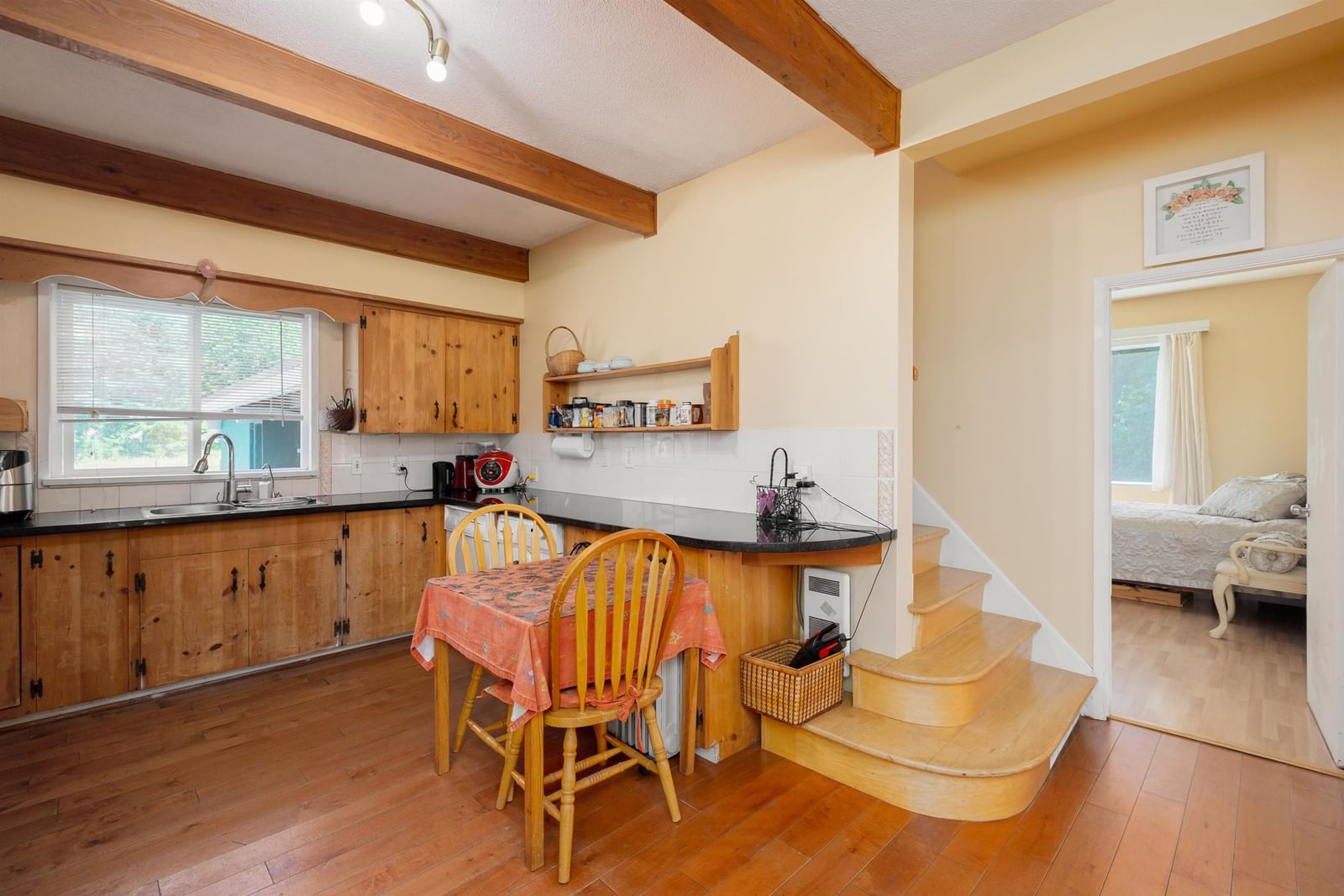 Listing Image 9