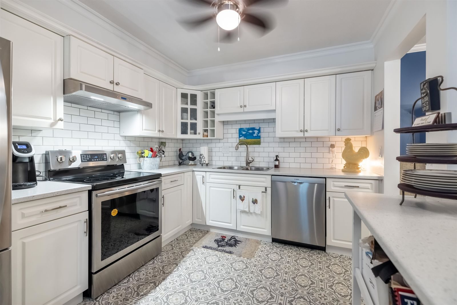Listing Image 9