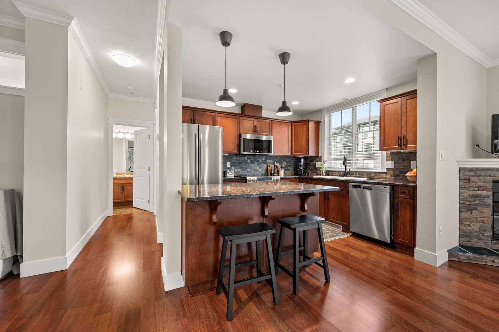 Listing Image 16