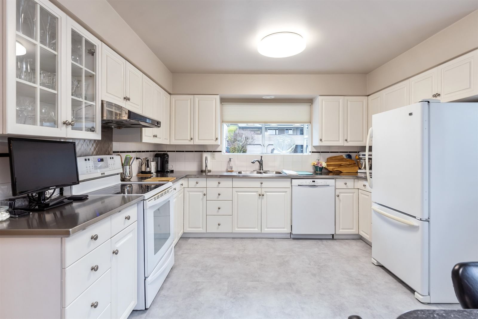 Listing Image 15