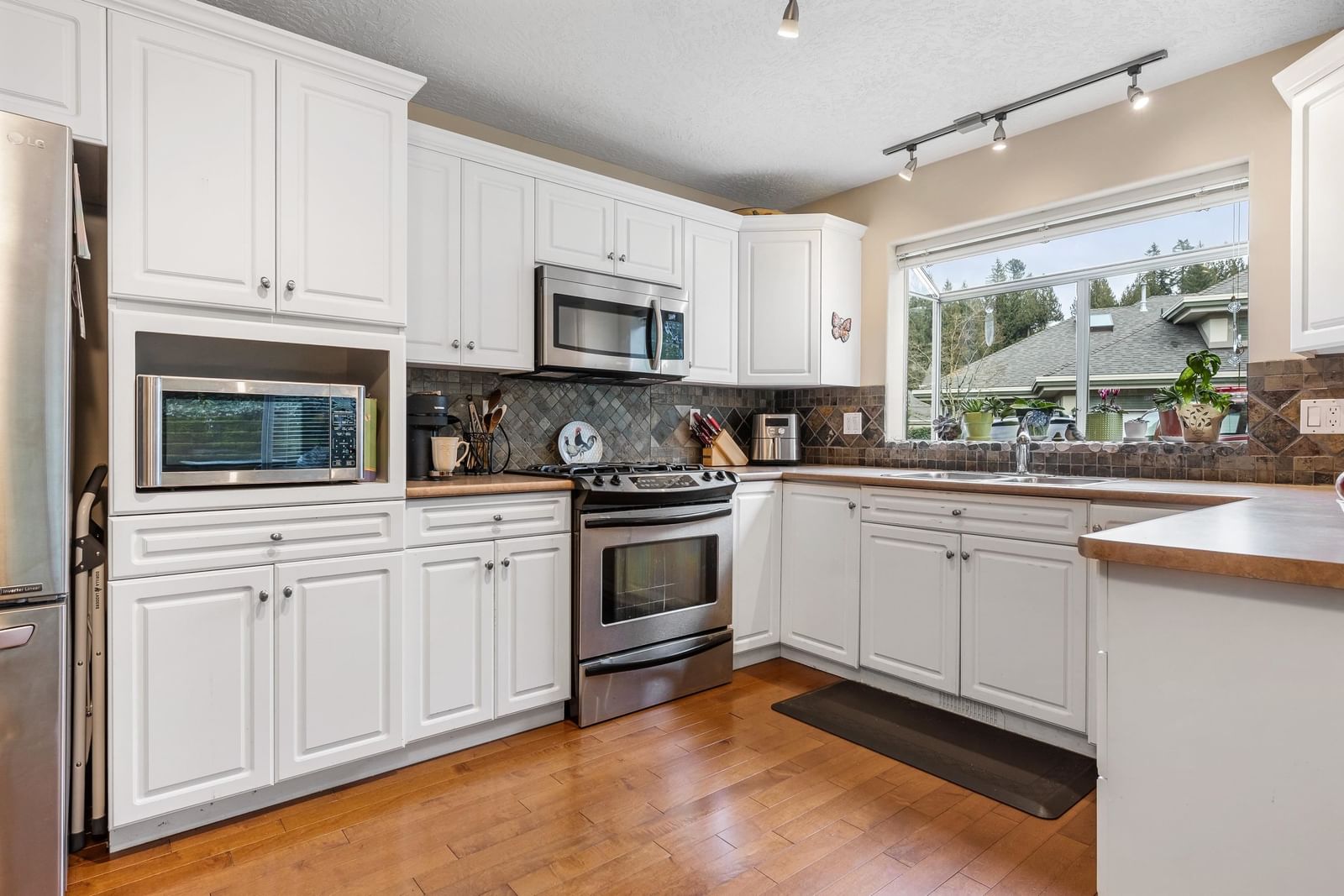 Listing Image 15