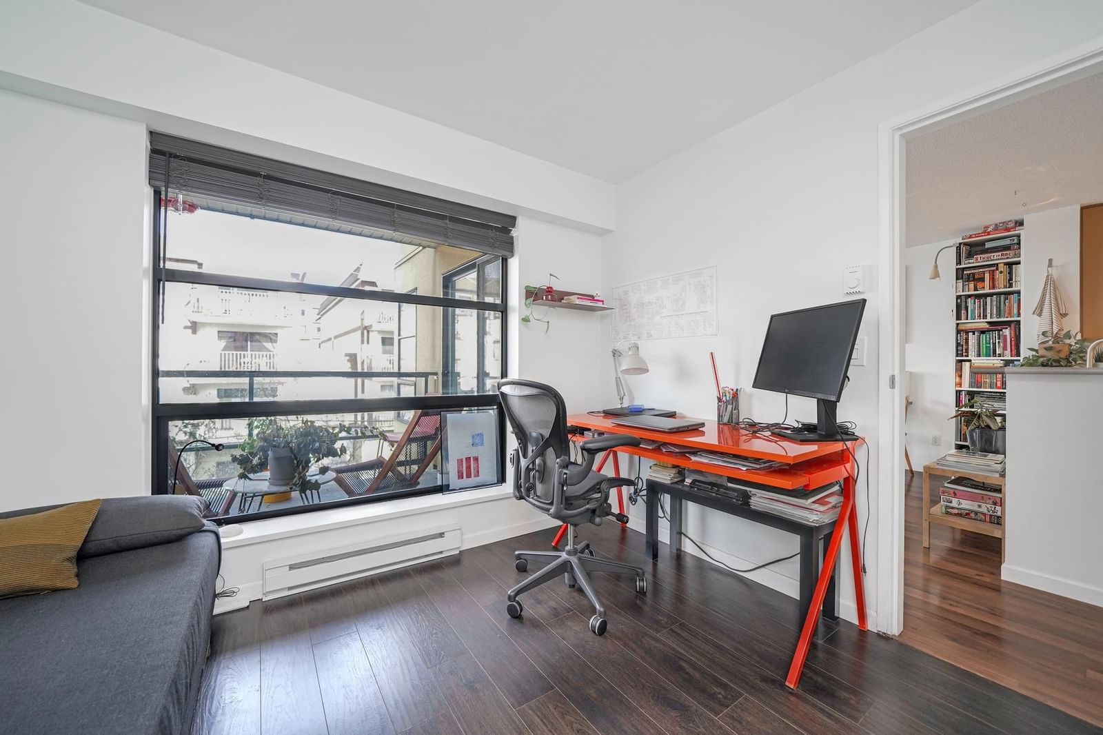 Listing Image 12