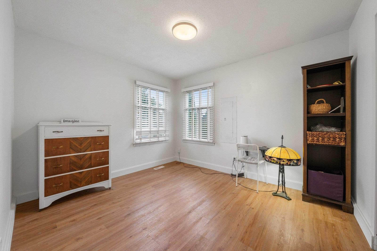 Listing Image 17