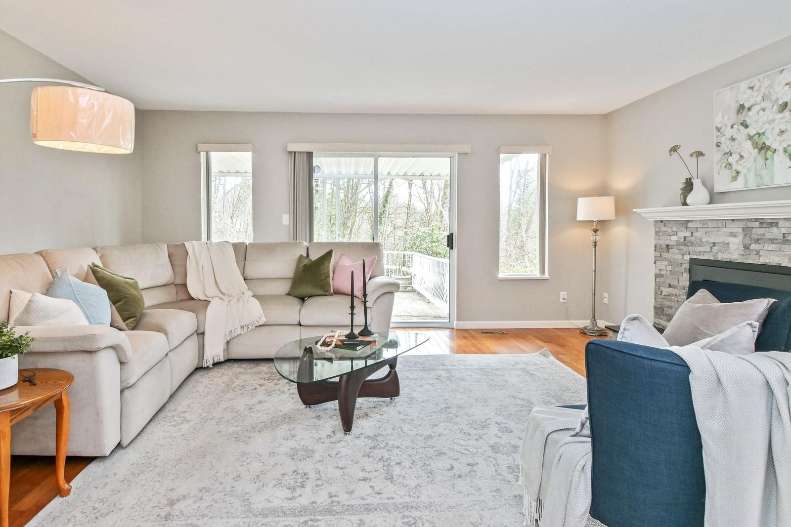 Listing Image 1