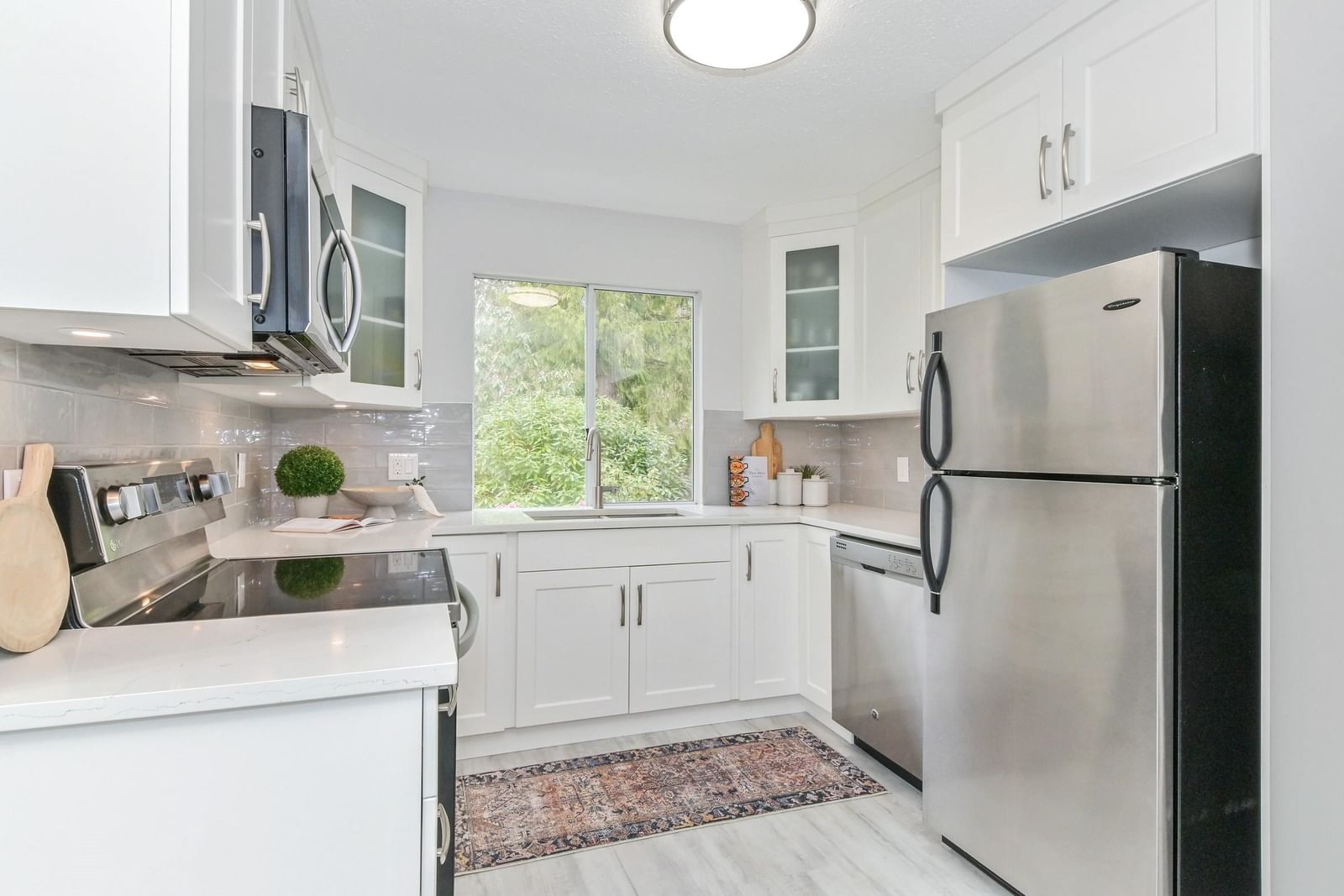 Listing Image 9