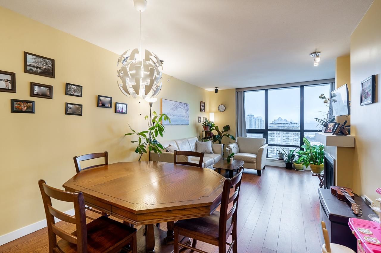 Listing Image 10