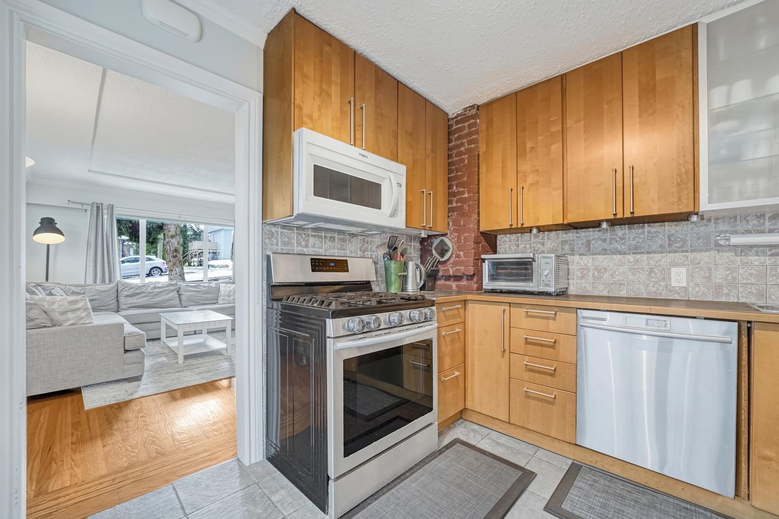 Listing Image 5
