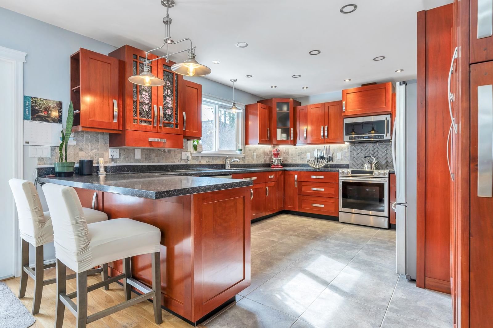 Listing Image 9