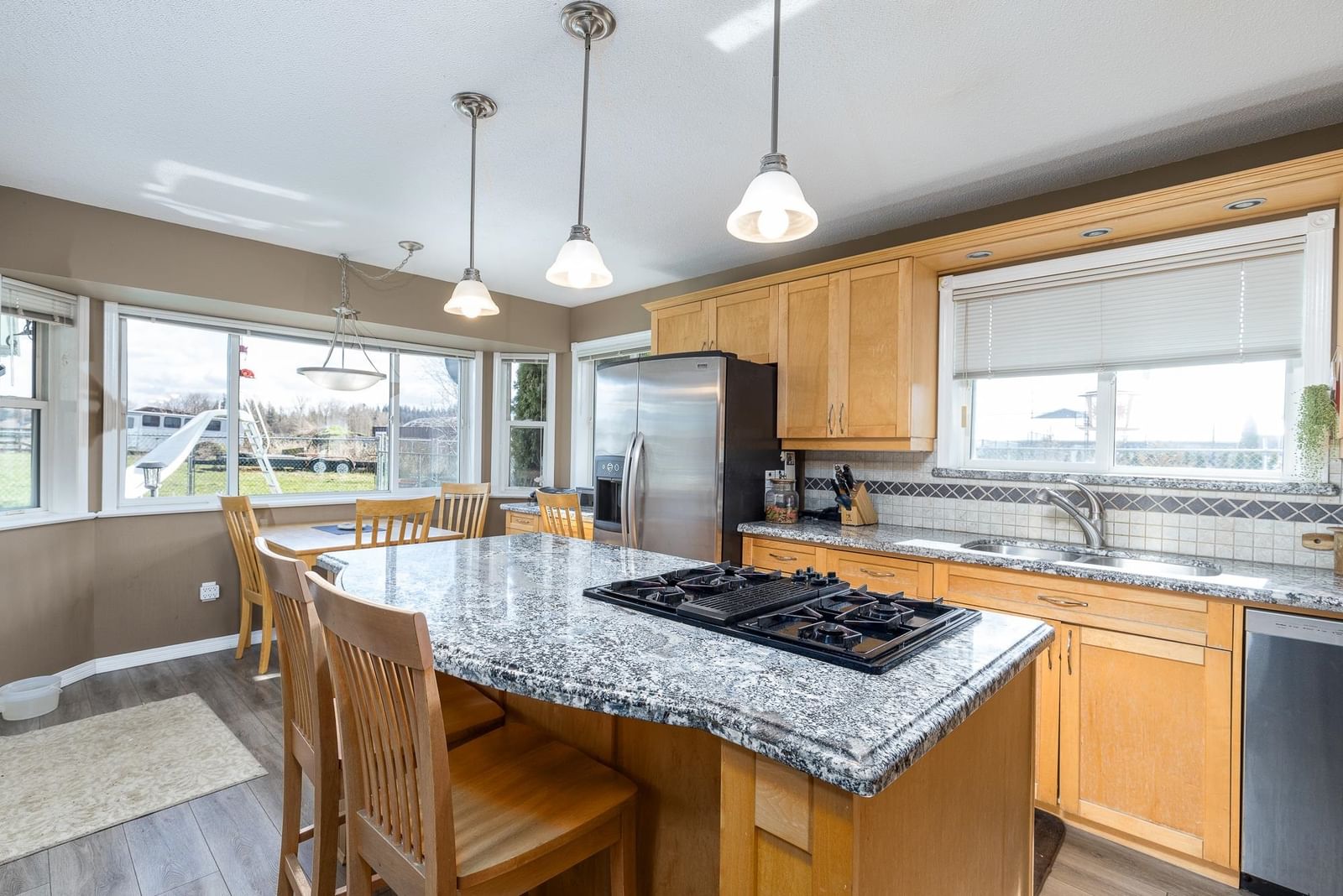 Listing Image 16