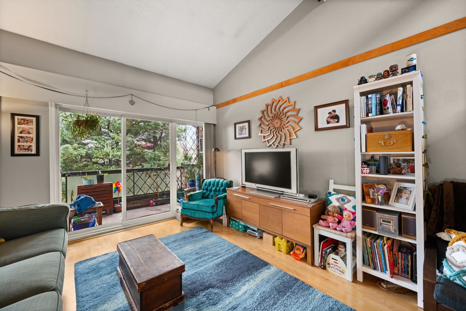 Listing Image 6