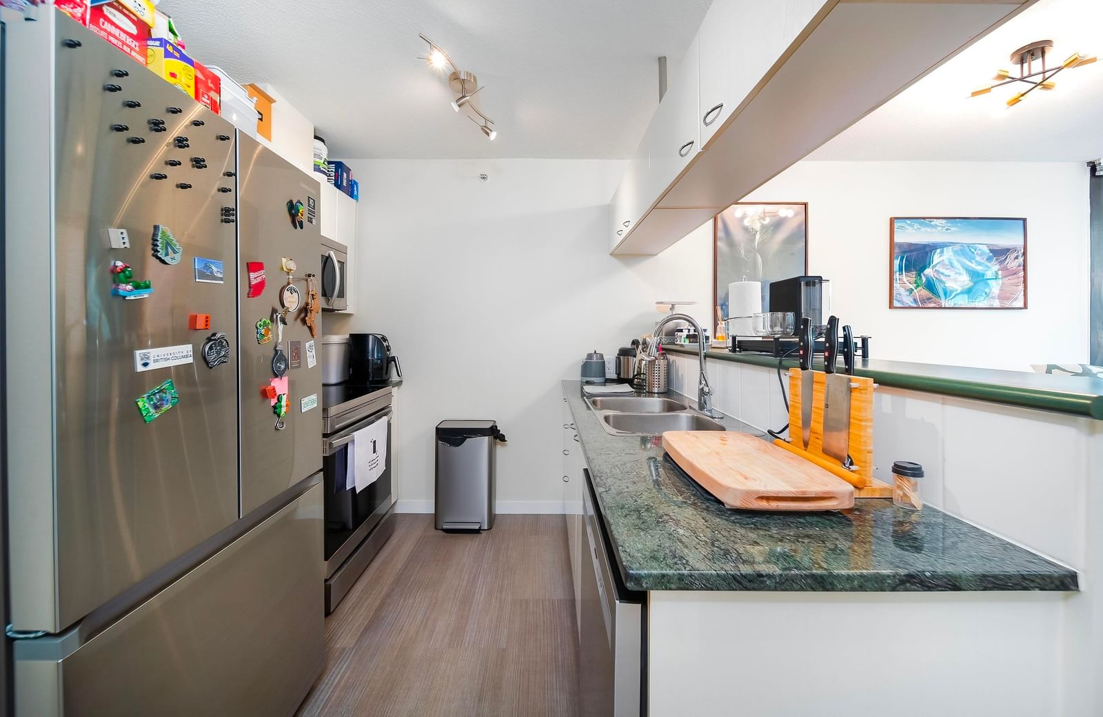 Listing Image 12